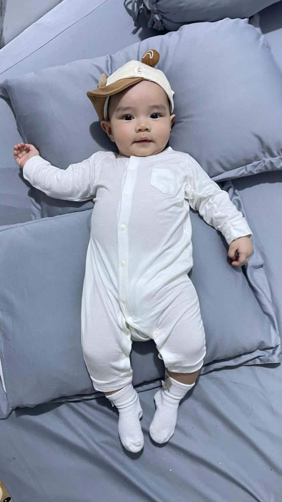 Bé Gấu đáng yêu